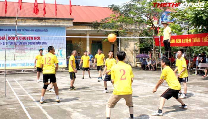 cách chơi bóng chuyền hơi